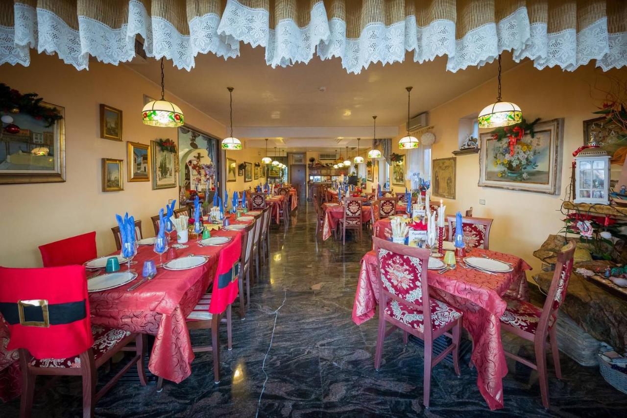 Albergo Ristorante Fabrizio Caorle Buitenkant foto