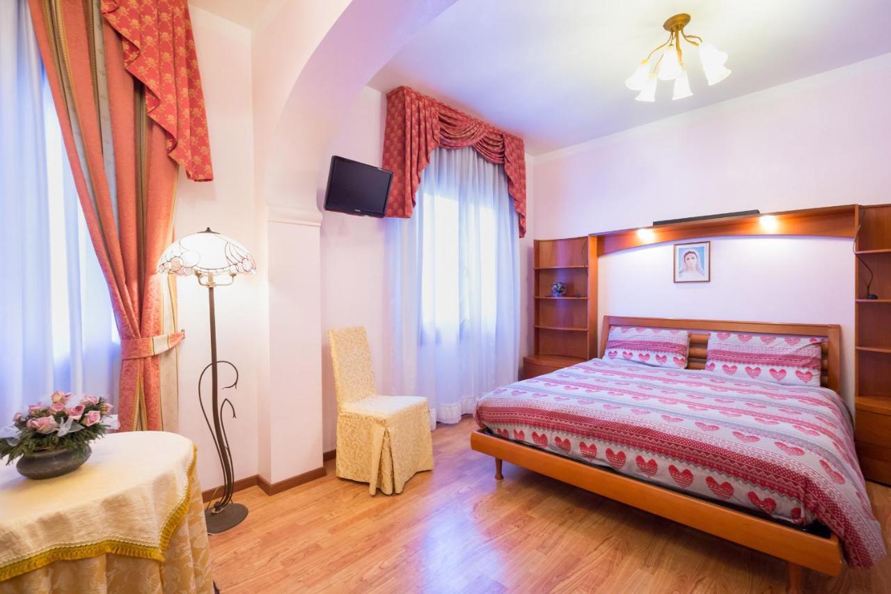 Albergo Ristorante Fabrizio Caorle Buitenkant foto
